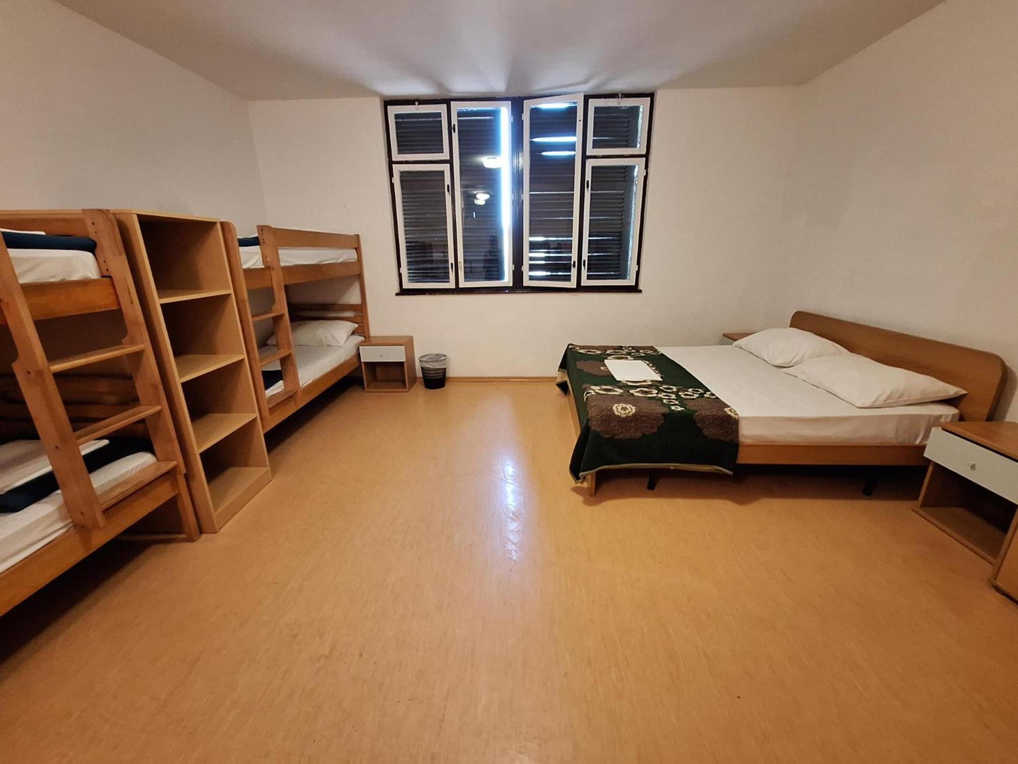 Youth Hostel Pinesta Novigrad Istria Dış mekan fotoğraf
