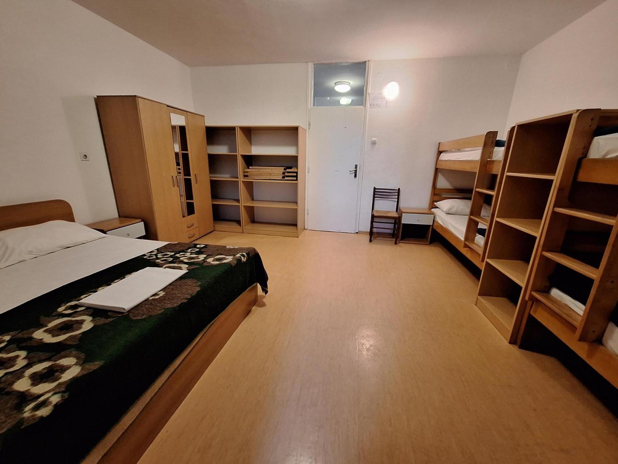 Youth Hostel Pinesta Novigrad Istria Dış mekan fotoğraf